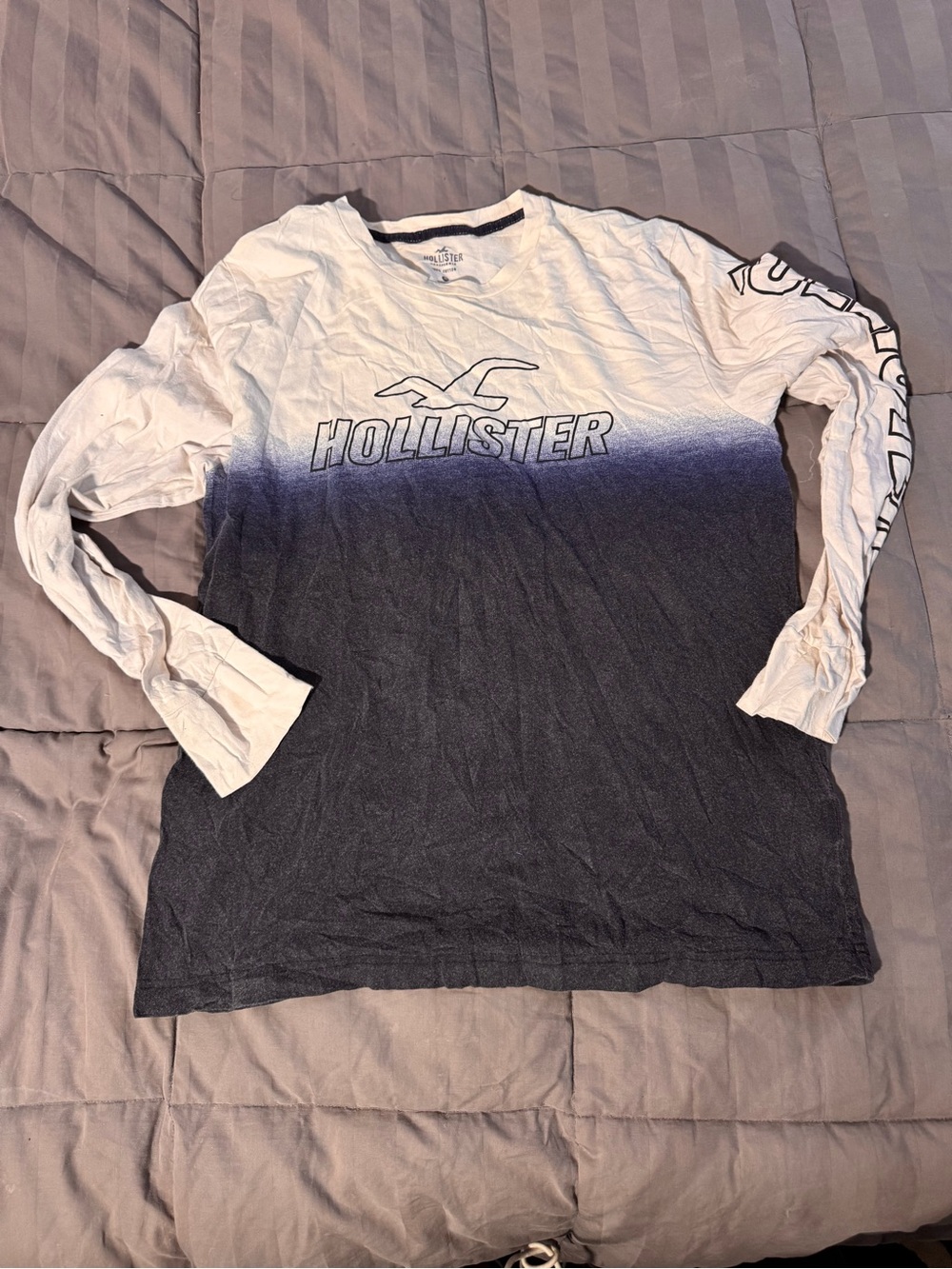 Hollister Men’s Long Sleeve Ombre Crew - White to Navy/Black